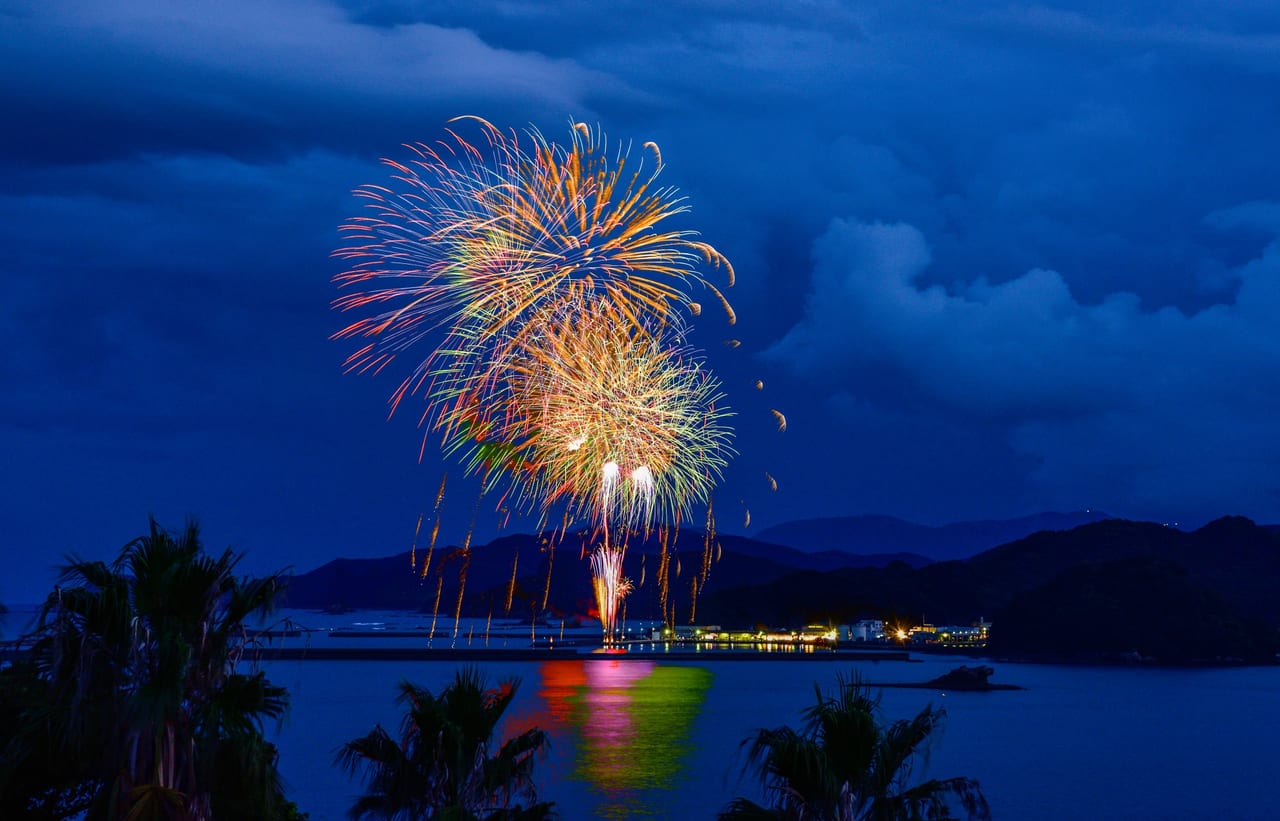 神戸市垂水区 須磨区 エール花火で夜空彩る 兵庫県は上がらず 全国一斉花火の打ち上げもようは動画配信があるかも 号外net 神戸市垂水区 須磨区