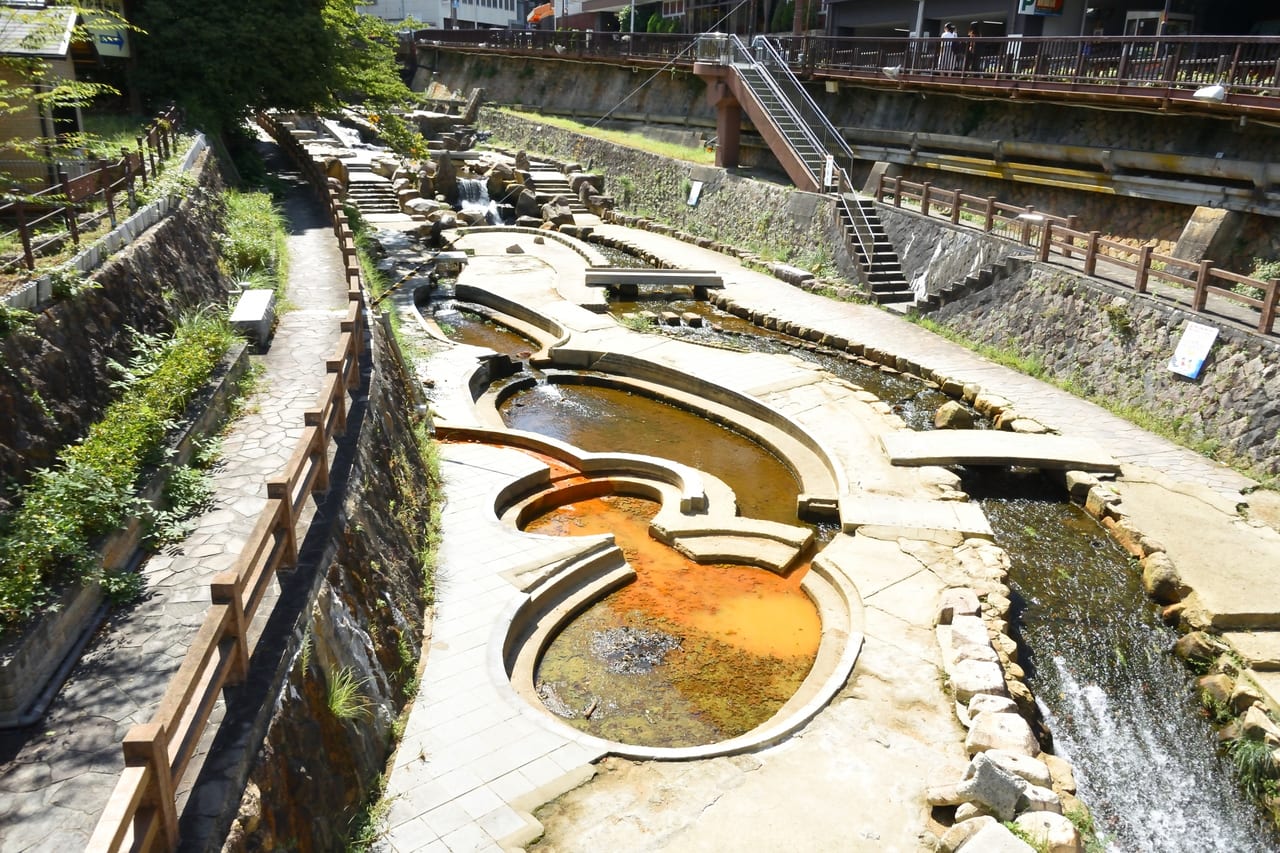 神戸市垂水区 須磨区 有馬温泉 ます池 にニジマス大放流 釣り後はから揚げ 日帰り旅行も人気 号外net 神戸市垂水区 須磨区