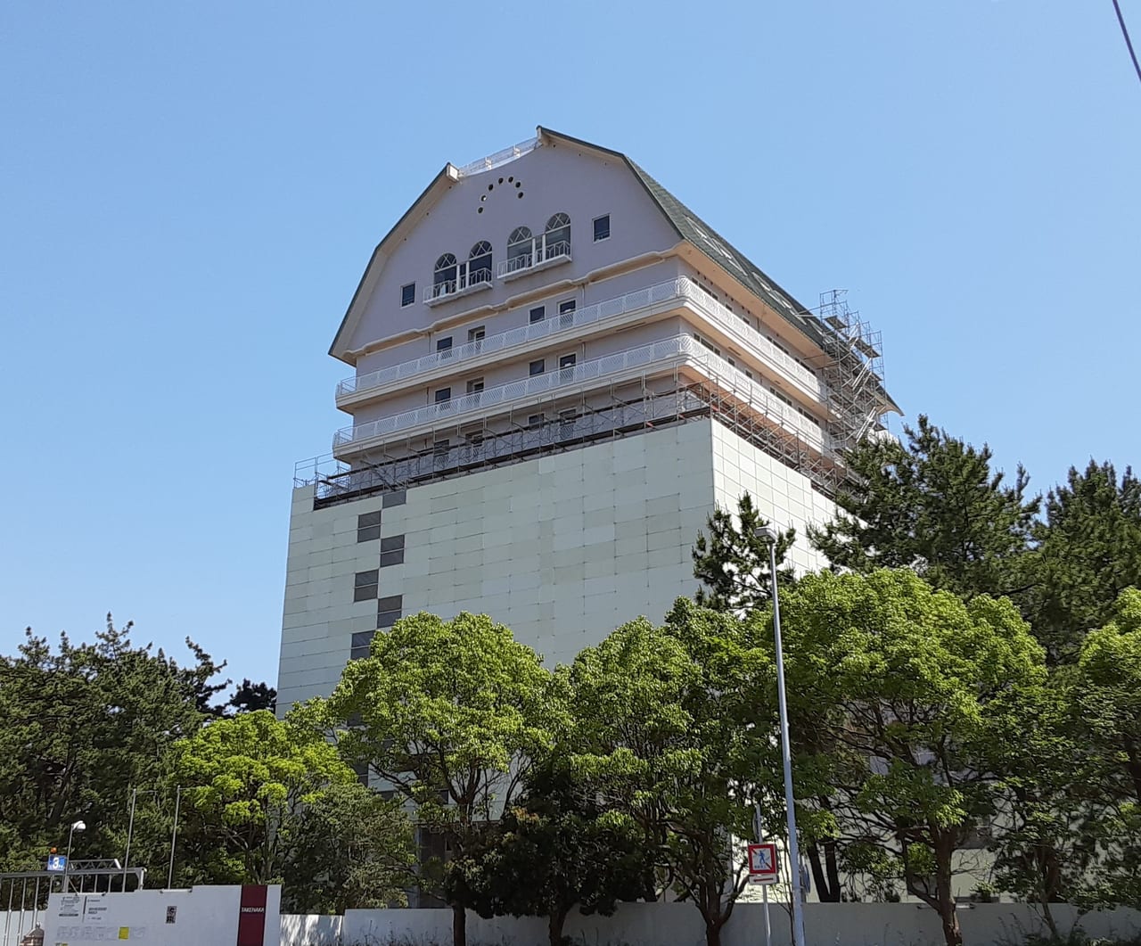 神戸市須磨区 シーパル須磨の解体工事が始まり解体用のフェンスが半分ぐらいできていました 号外net 神戸市垂水区 須磨区